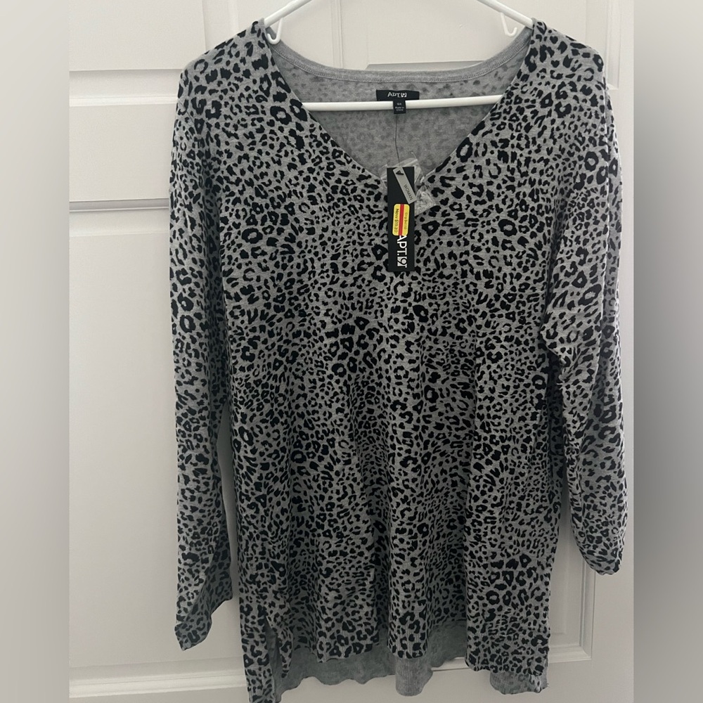 Apt 9 Kohl’s Black & Gray Leopard Print Sweater in Size 0X - NWT